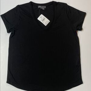 NWT Vince Black V-Neck Short Sleeve luxury Tee 
 Women’s Sz S